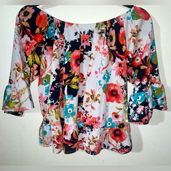 Peach Love California Floral Peplum Crop - Picture 5 of 6